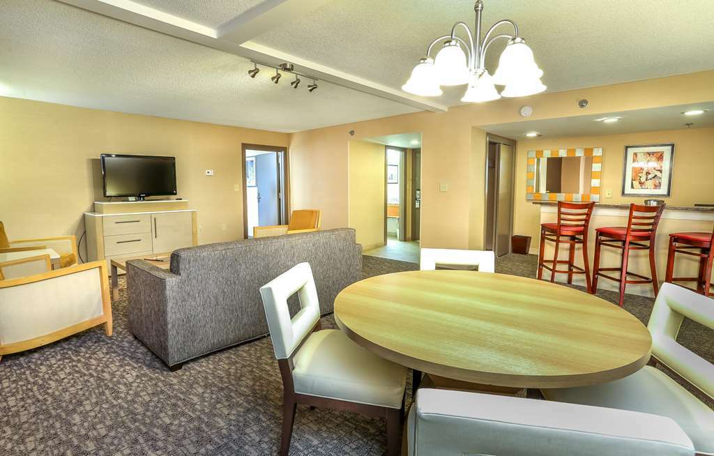Doubletree By Hilton Virginia Hotel