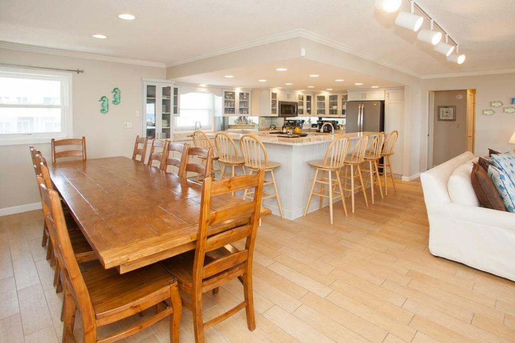 At Water's Edge Holiday home