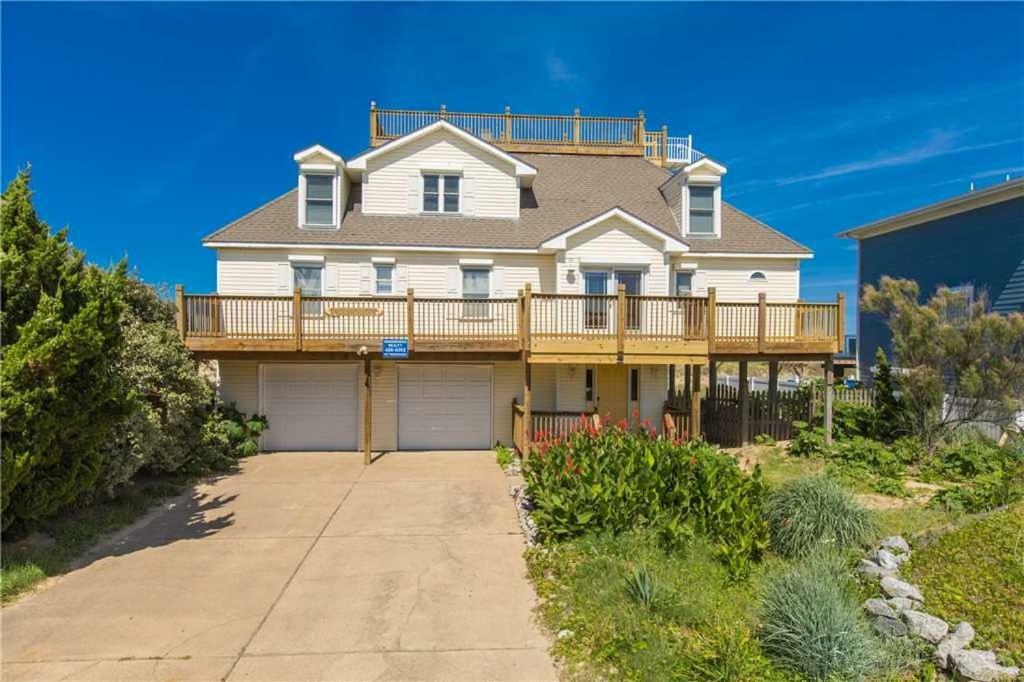 Castaway * Virginia Beach