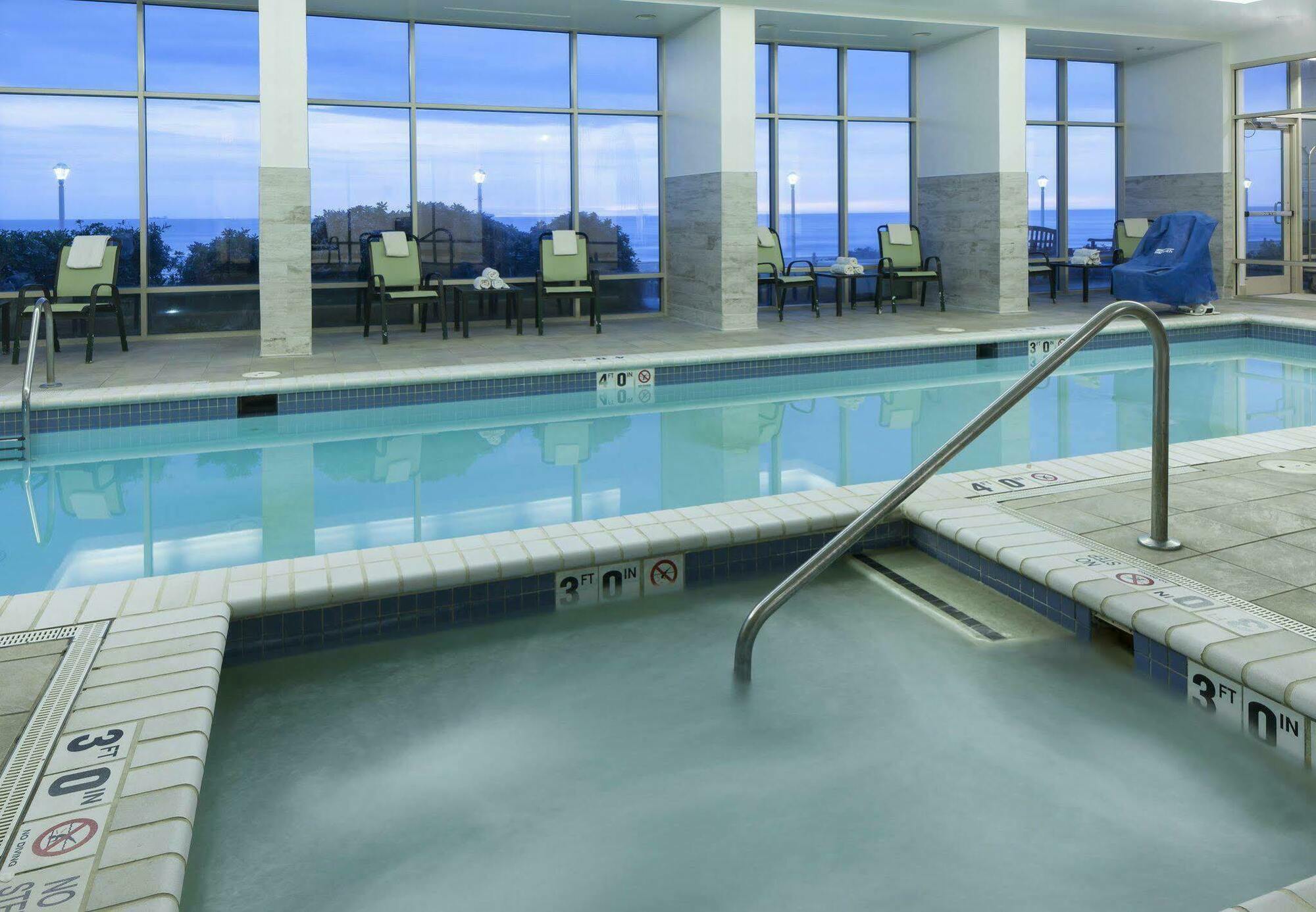 Hotel Courtyard Virginia Oceanfront / North 37th Street 3*