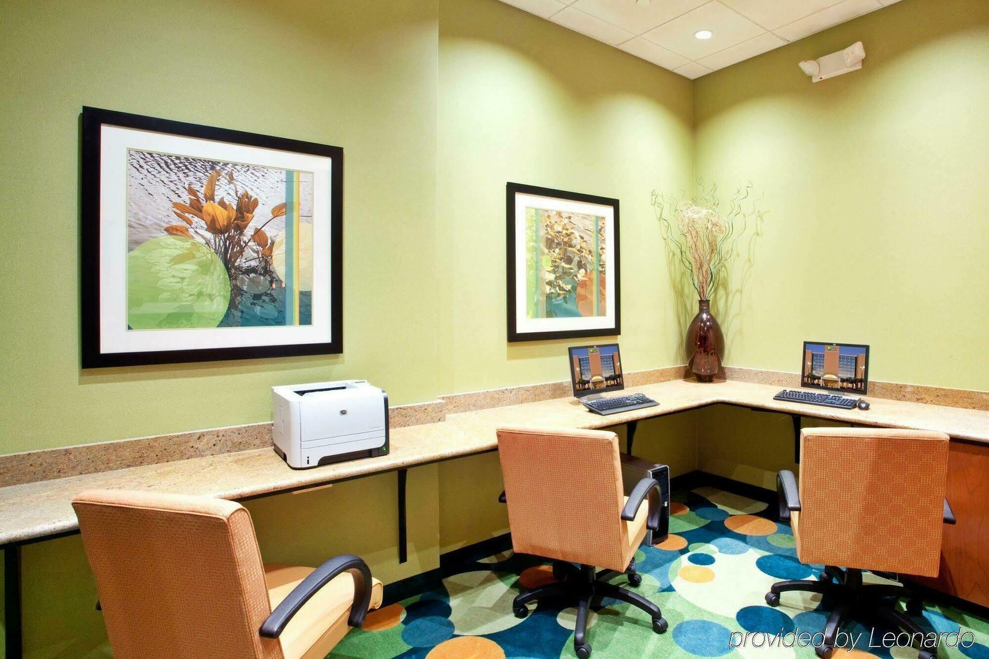 Resort Express & Va Oceanfront By Ihg 3*