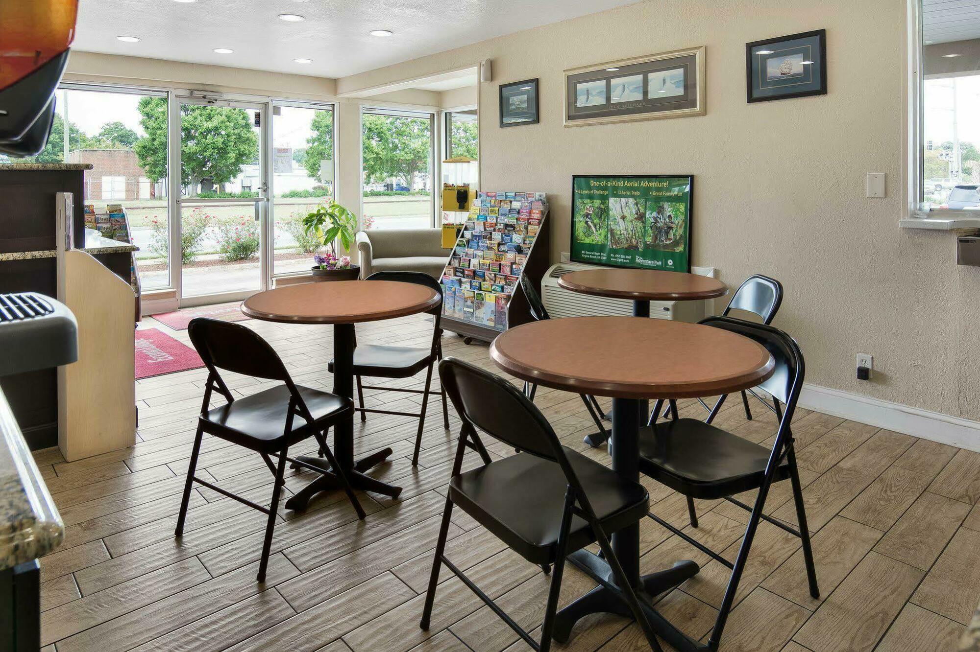 Econo Town Center Lodge *