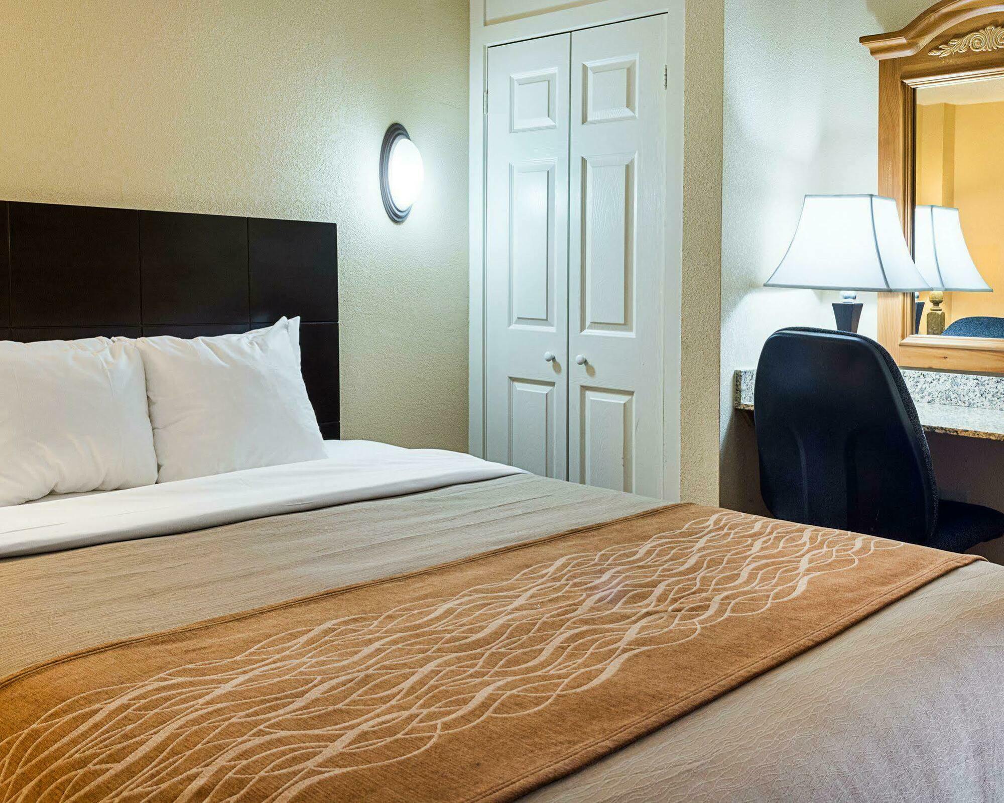 Hotel Coastal & Virginia - Oceanfront Virginia Beach