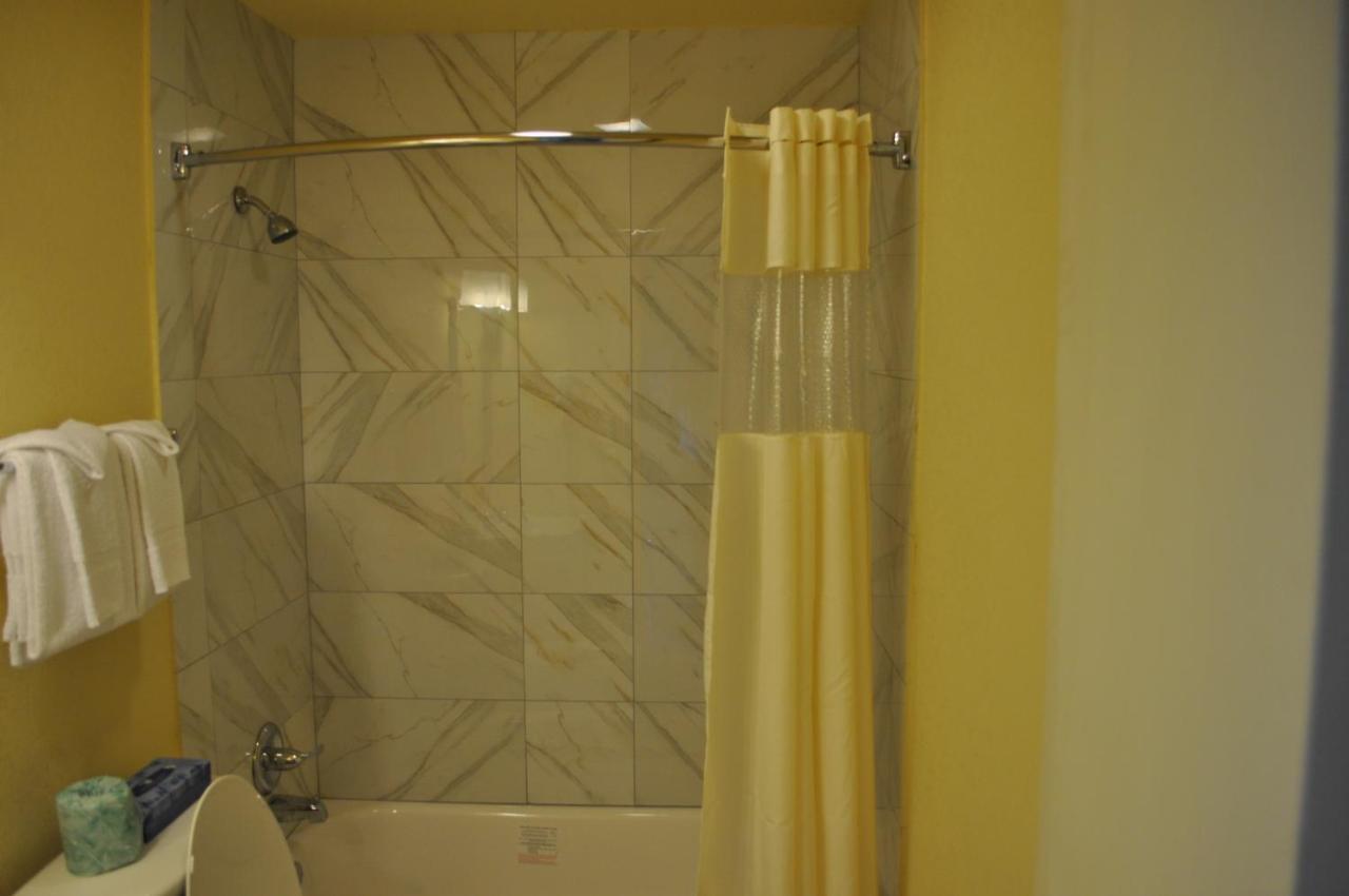 Blue Marlin Motel 2*