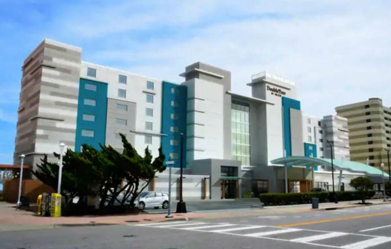 Doubletree By Hilton Oceanfront 4*