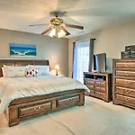 Virginia Beach Family House Less Than 1 Mi To Golf Club!