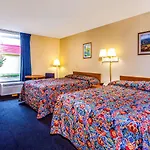 Travelodge By Wyndham Virginia Beach Bay Beach