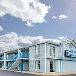 Travelodge By Wyndham Virginia Beach Bay Beach