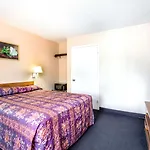Travelodge By Wyndham Virginia Beach Bay Beach