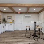 Inn At Old Beach