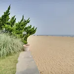Chic Virginia Beach Retreat - Pool, Steps To Beach