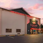 Econo Lodge Inn & Suites I-64 & Us 13