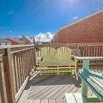 Sojourn\'S Sea Views With Balcony Sleeps 10