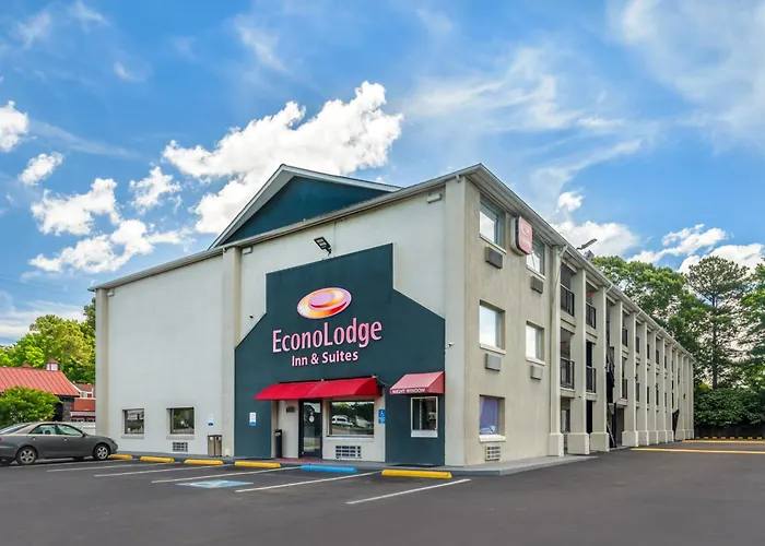 Econo Lodge Inn & Suites I-64 & Us 13
