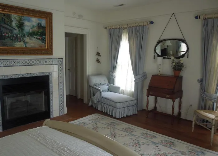 Church Point Manor Bed And Breakfast