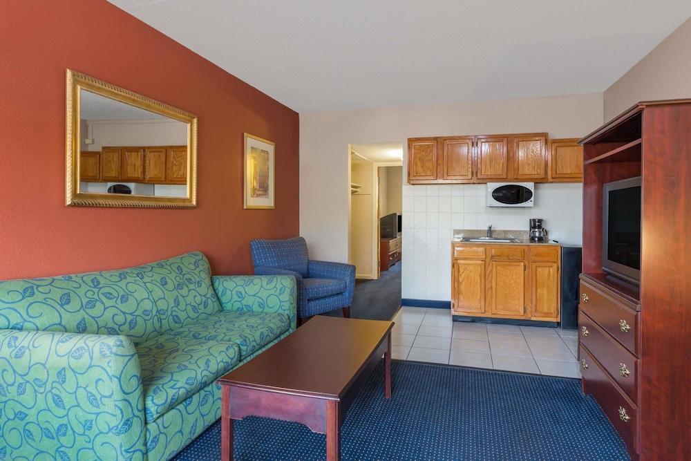 Breeze & Suites, 2*