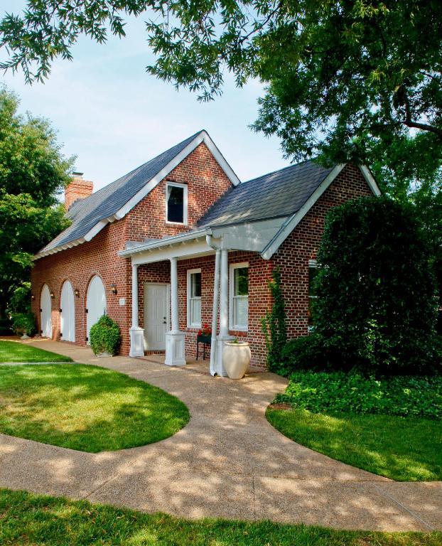 Bed & Breakfast Church Point Manor Virginia Beach
