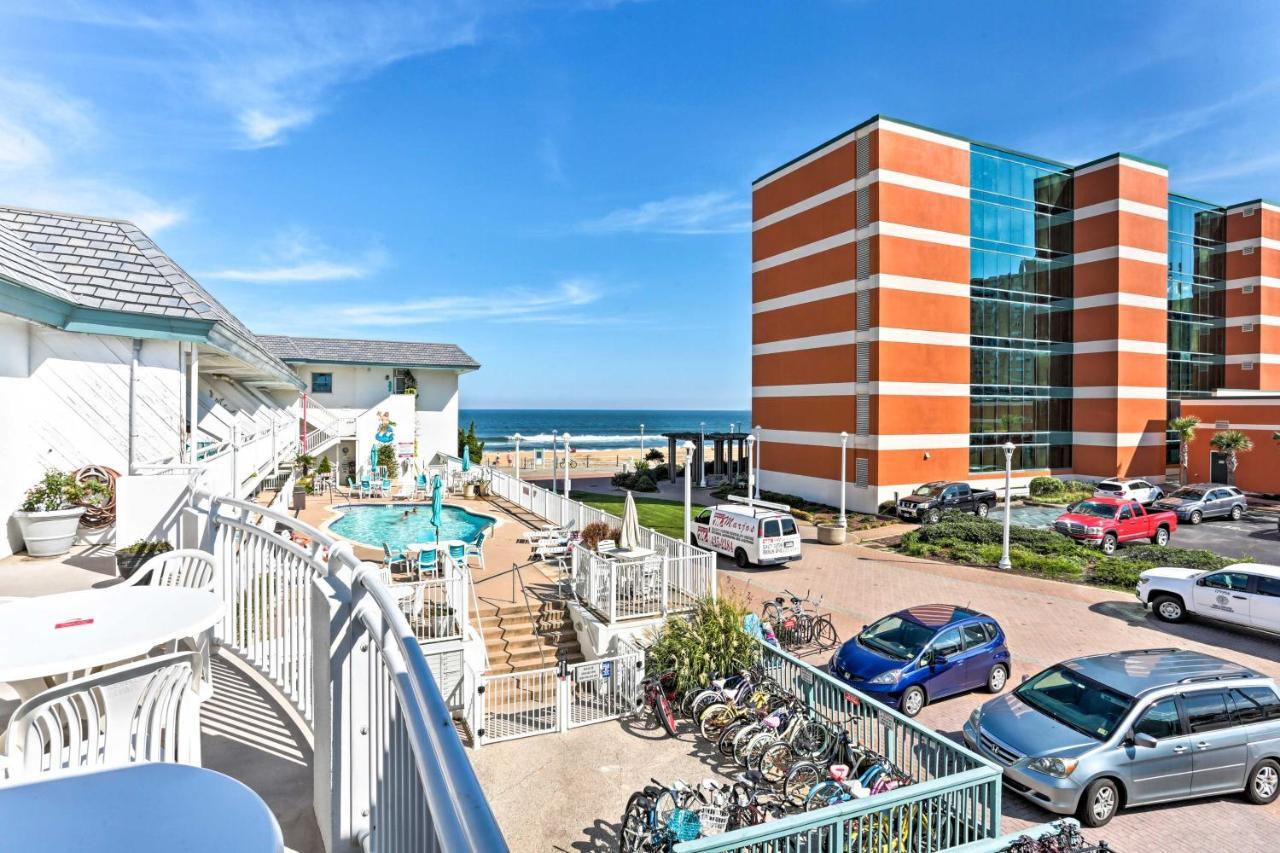 Chic Virginia Retreat - Pool, Steps To Apartment Virginia Beach