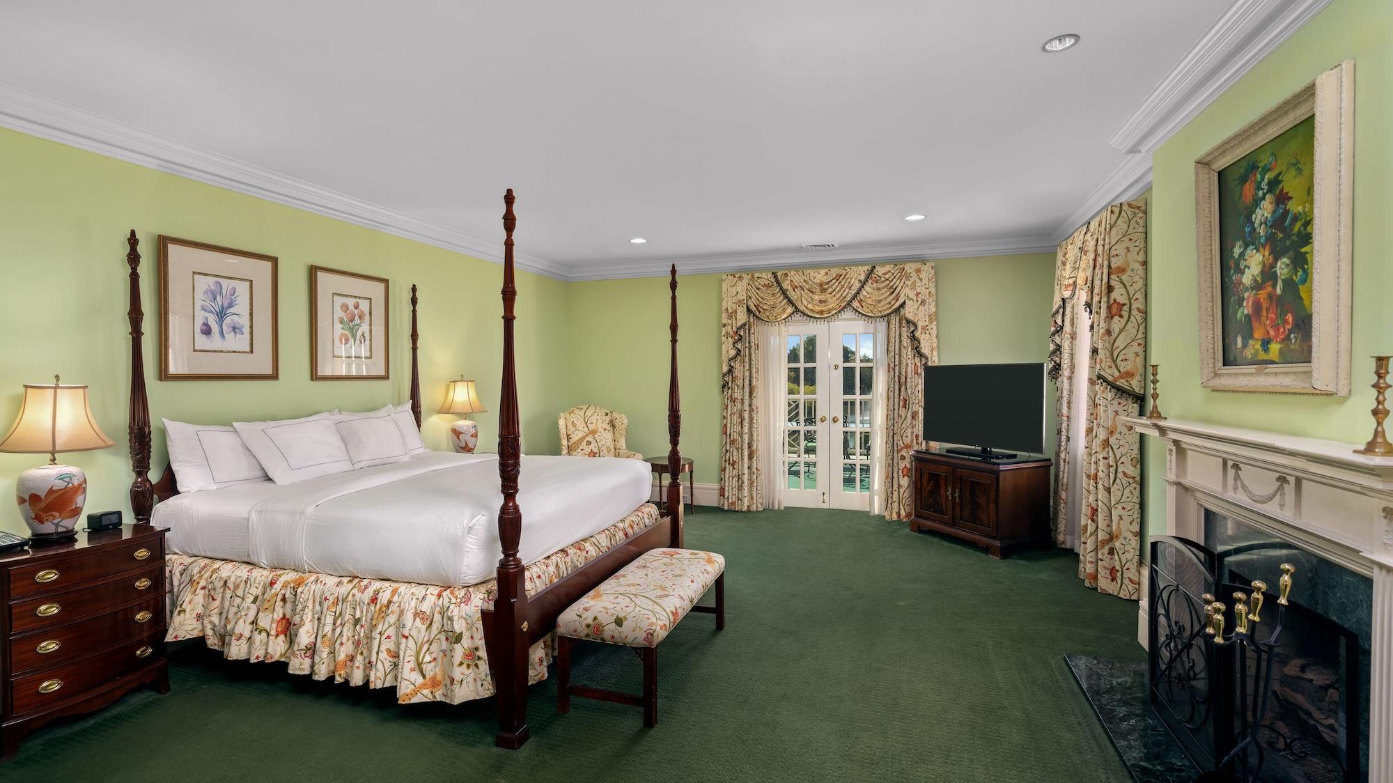 Hotel The Founders & Tapestry Collection By Hilton 4*