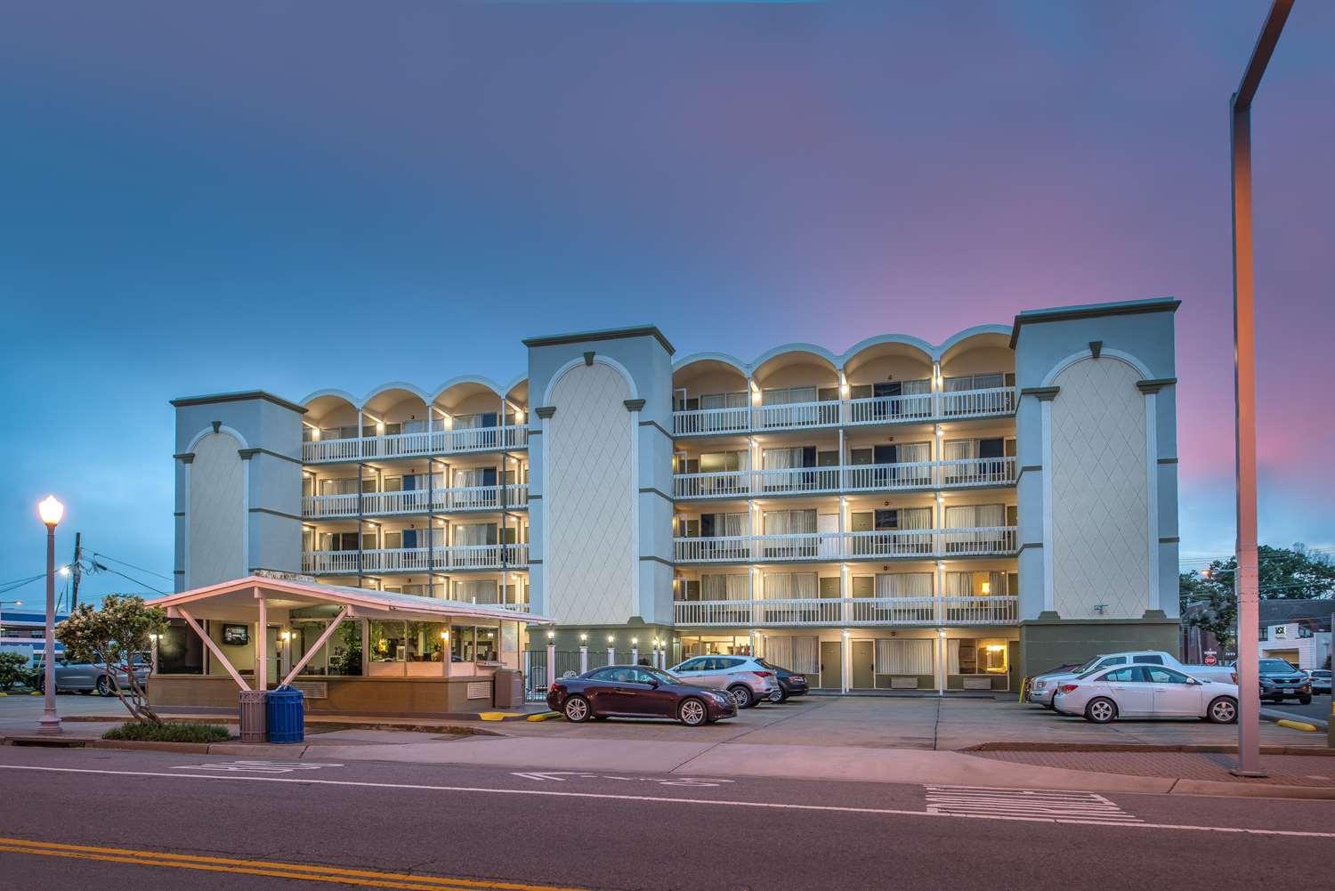 Surestay By Western Virginia Royal Clipper Hotel