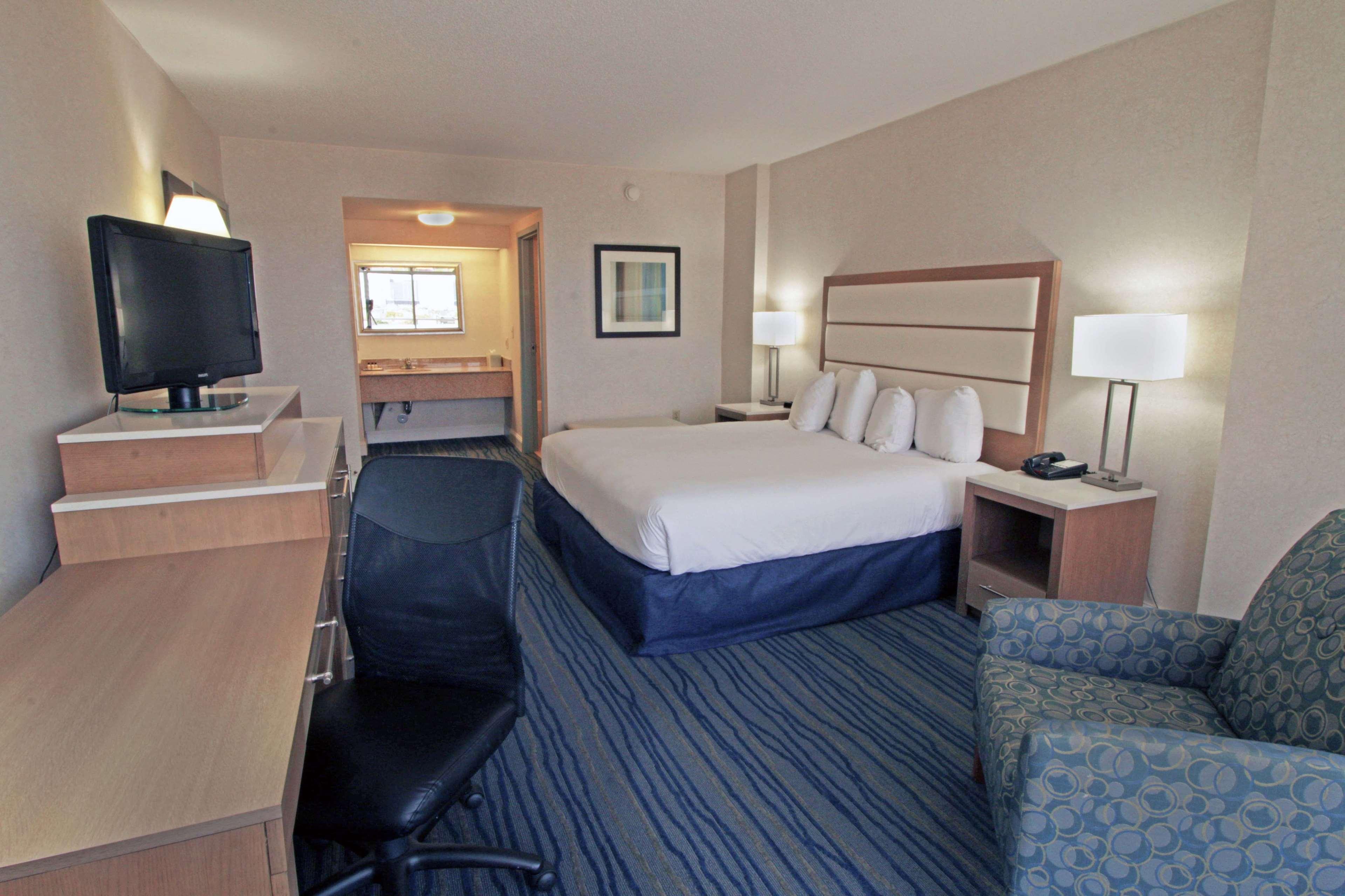 Hotel Wyndham Virginia Oceanfront 3*