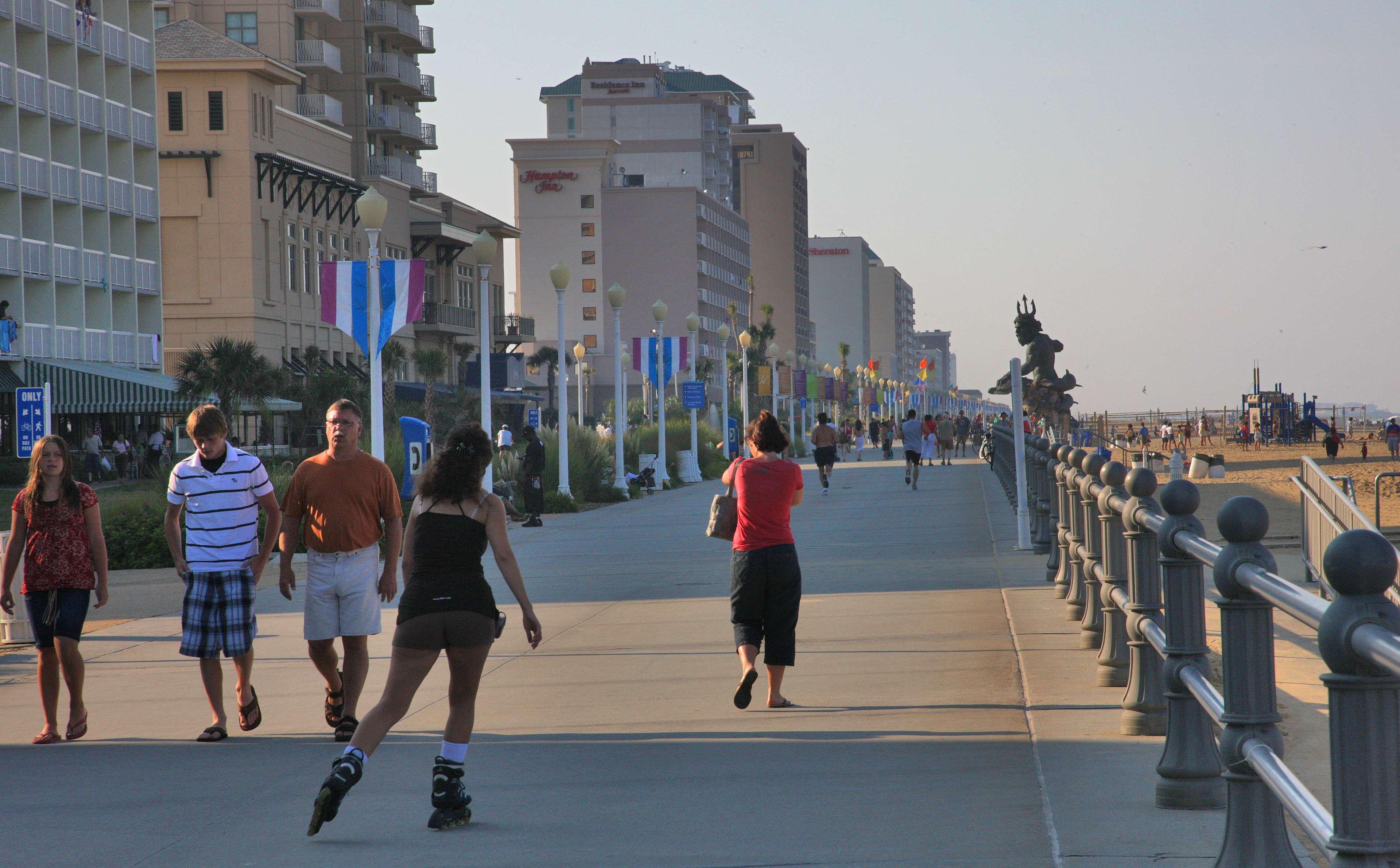 Hotel Hampton Virginia Oceanfront North 3*