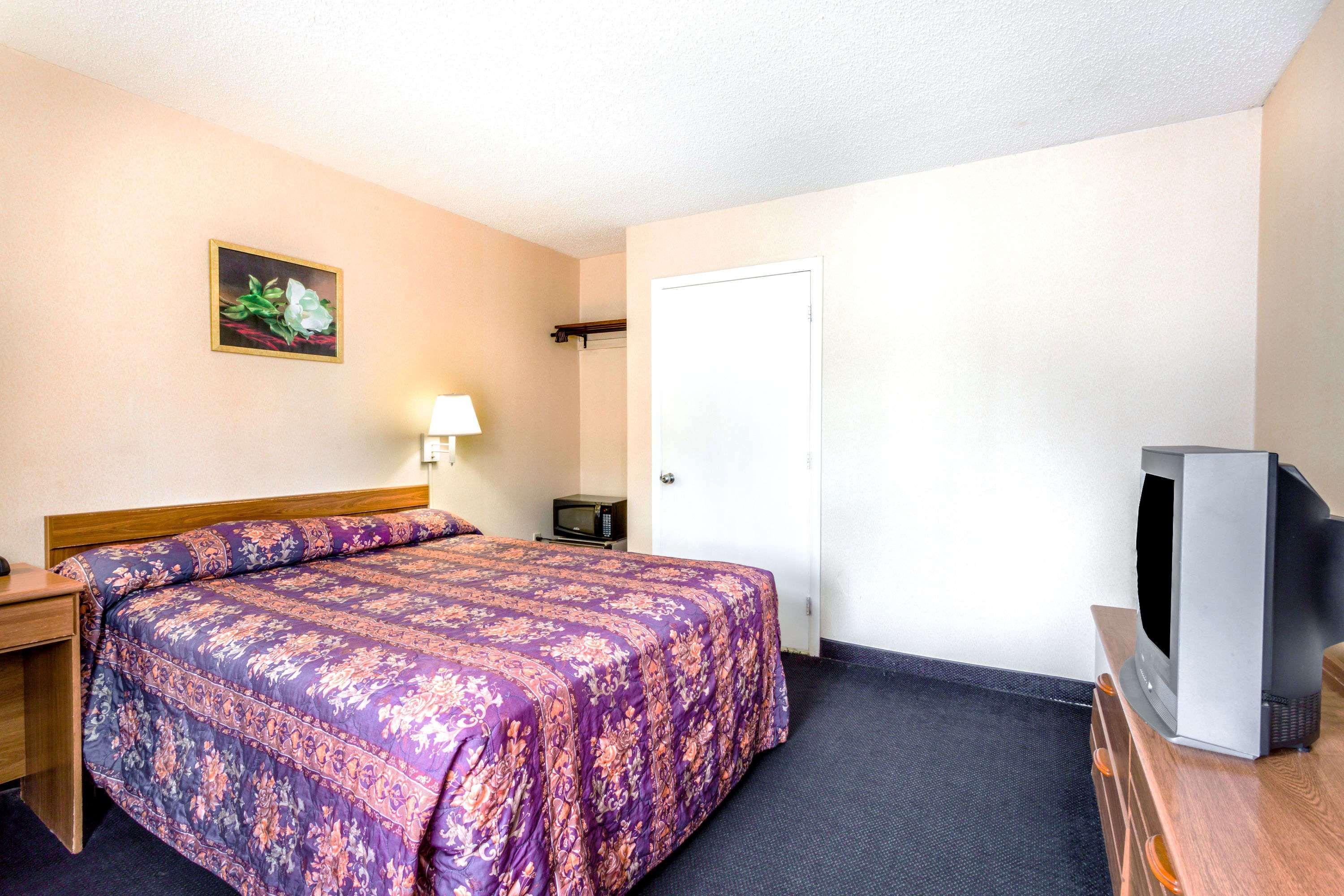 Travelodge By Wyndham Virginia Bay Hotel 2*
