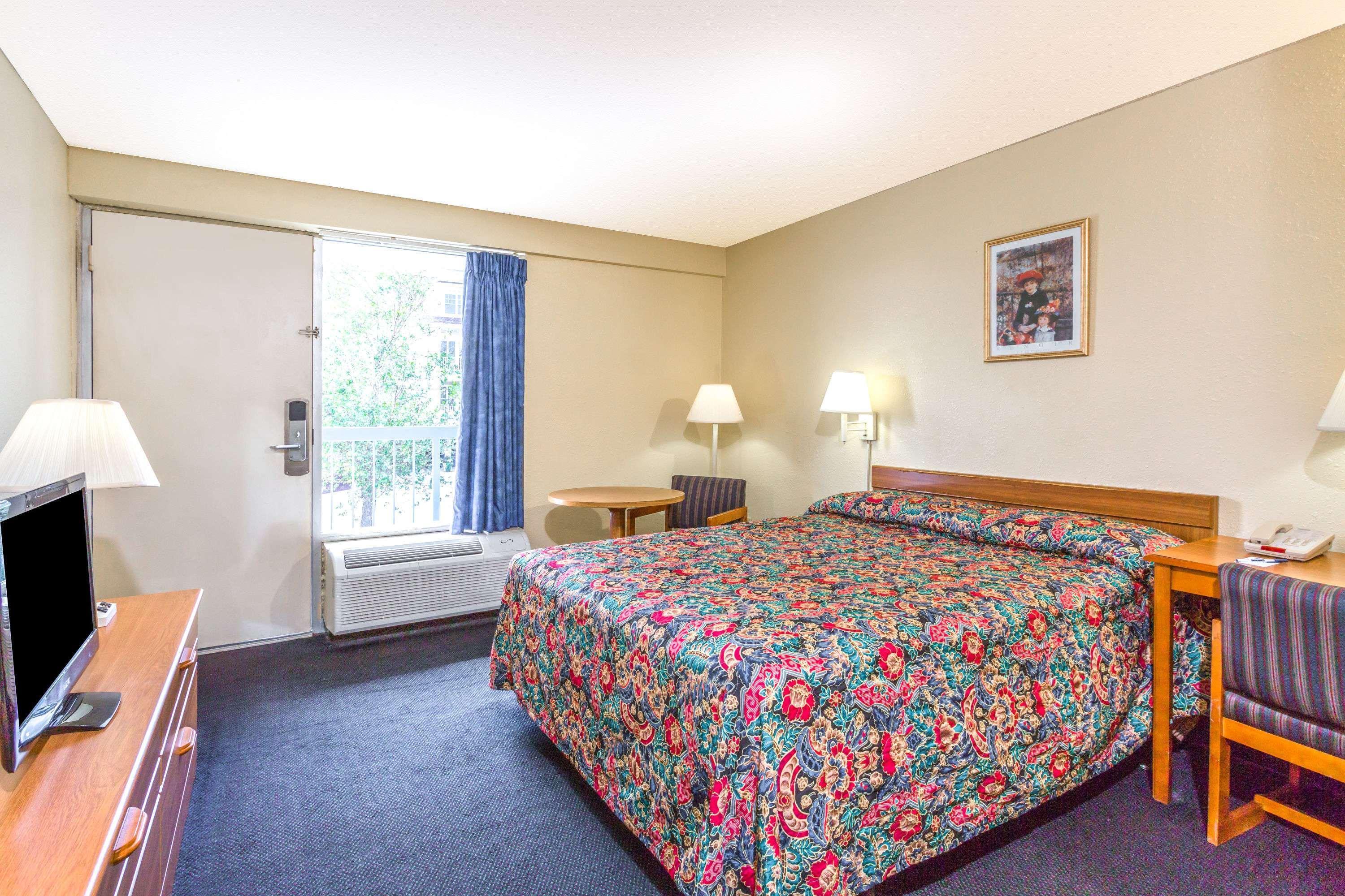Travelodge By Wyndham Virginia Bay Hotel Virginia Beach