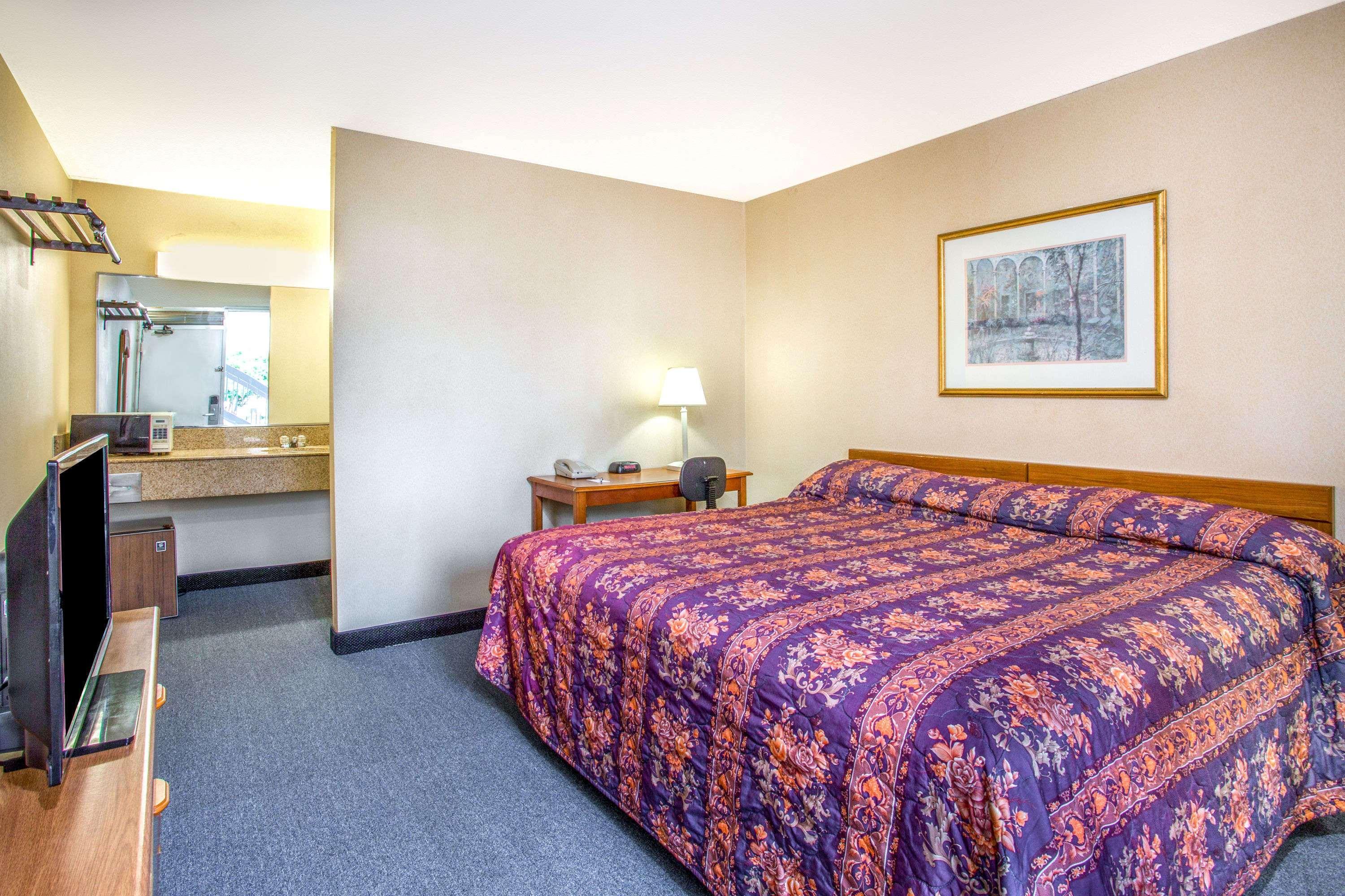 Travelodge By Wyndham Virginia Bay Hotel Virginia Beach