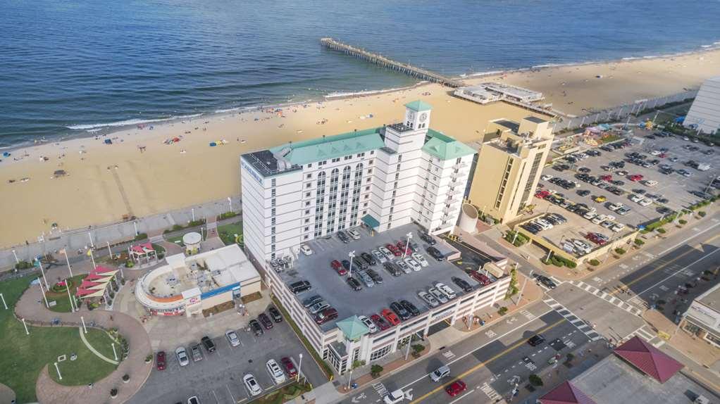 Resort Boardwalk And Virginia Beach