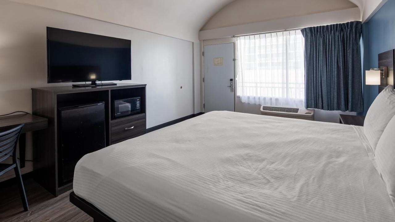 Surestay By Western Virginia Royal Clipper Hotel