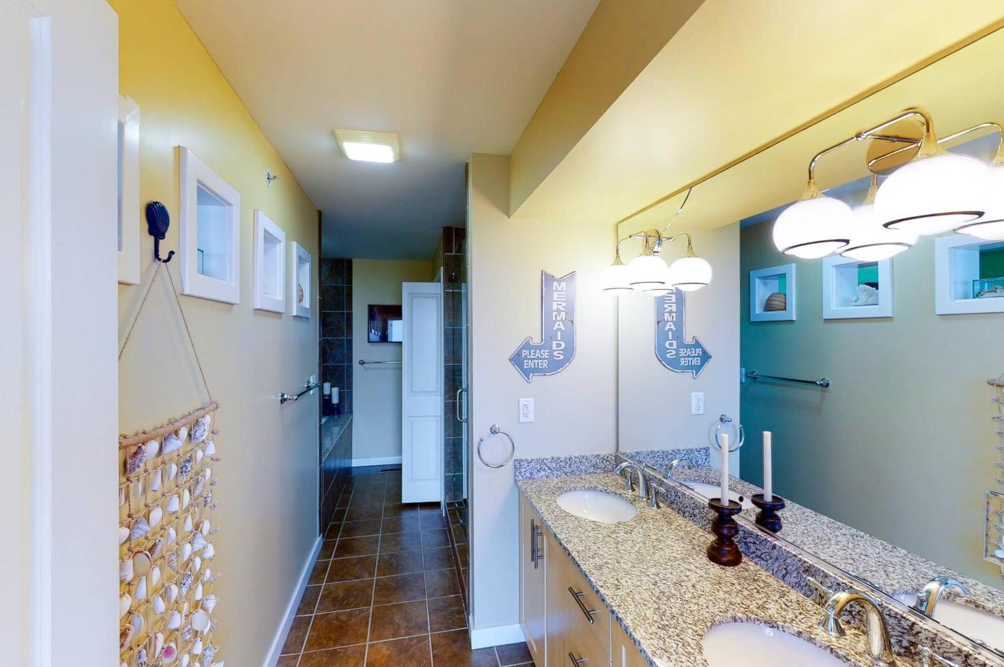 Sojourn's Penthouse 4 Bedroom Sanctuary Holiday home Virginia Beach