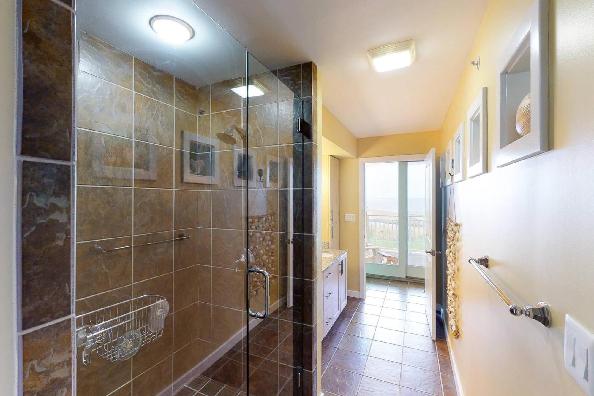 Sojourn's Penthouse 4 Bedroom Sanctuary Holiday home Virginia Beach