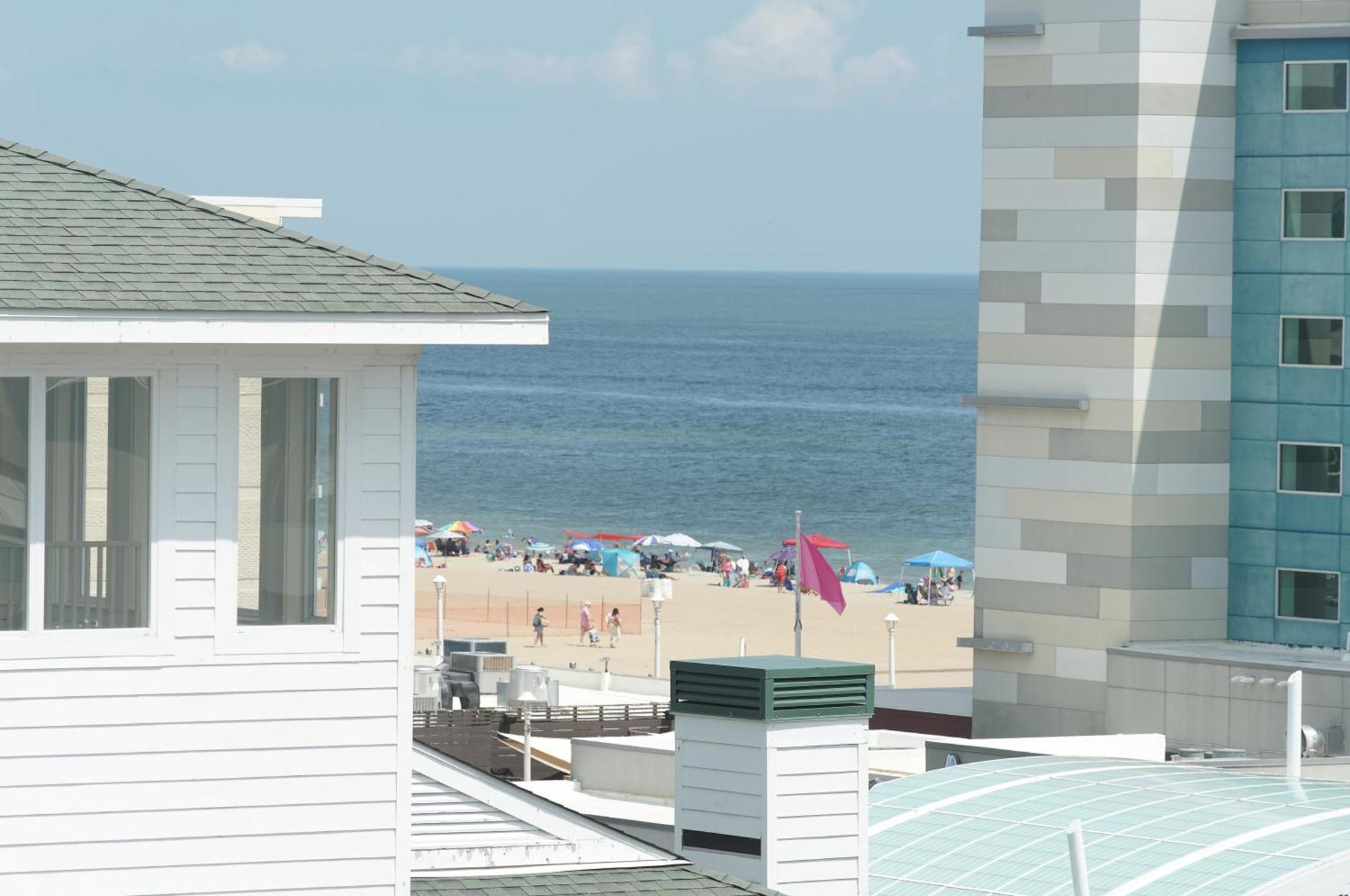 Howard Johnson By Wyndham Virginia At The Hotel Virginia Beach
