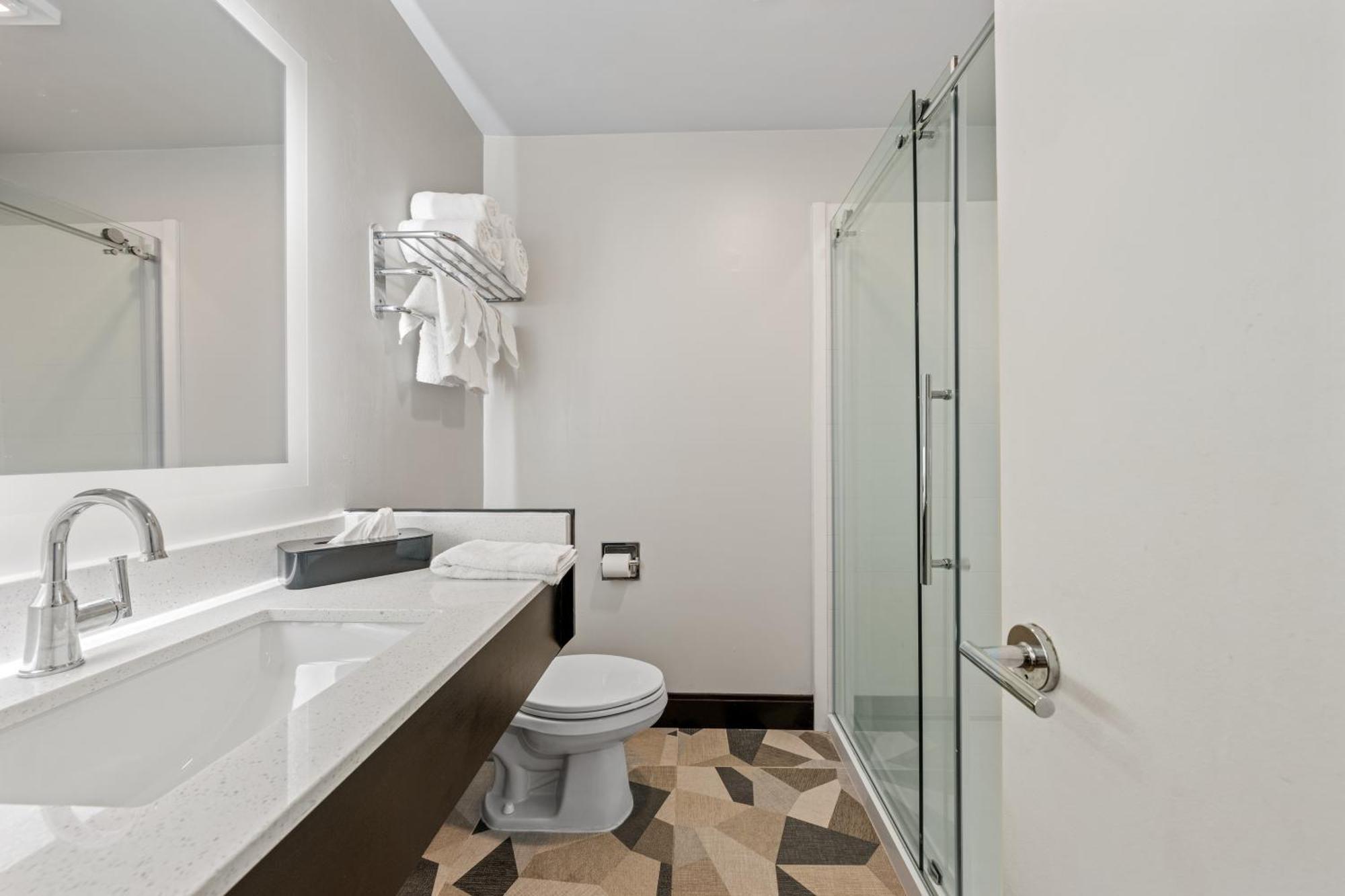 Hotel Surestay By Western Virginia Royal Clipper Virginia Beach