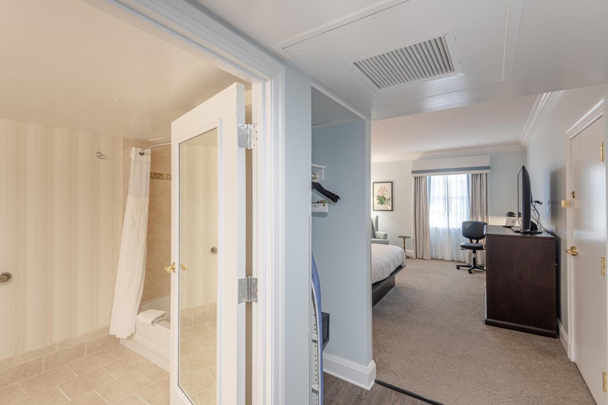 Hotel The Founders & Tapestry Collection By Hilton Virginia Beach