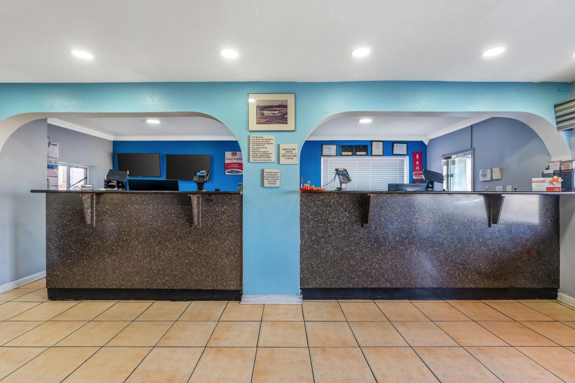 Econo & I-64 & Us 13 Hotel Virginia Beach