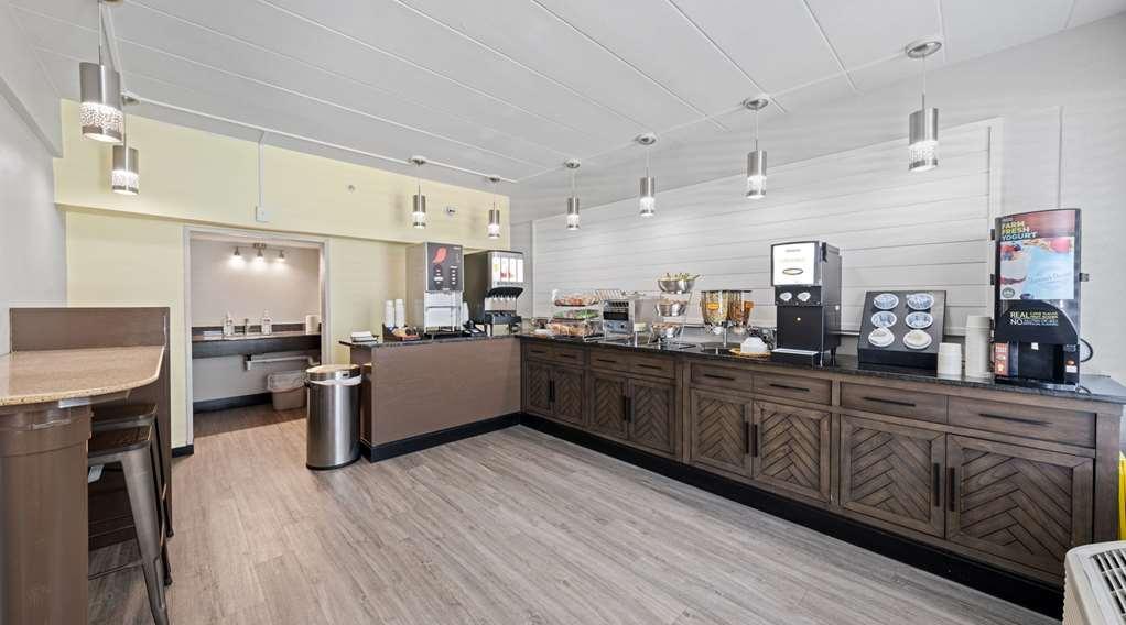 Surestay By Western Virginia Royal Clipper Hotel 3*