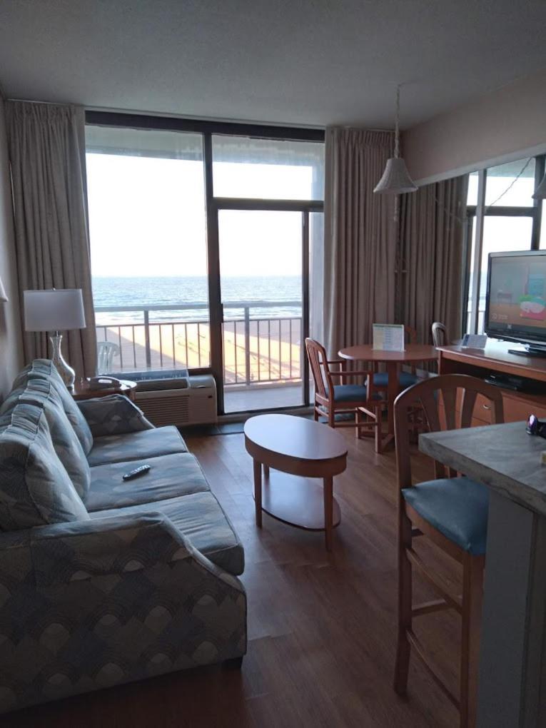 Aparthotel Four Sails Virginia Beach