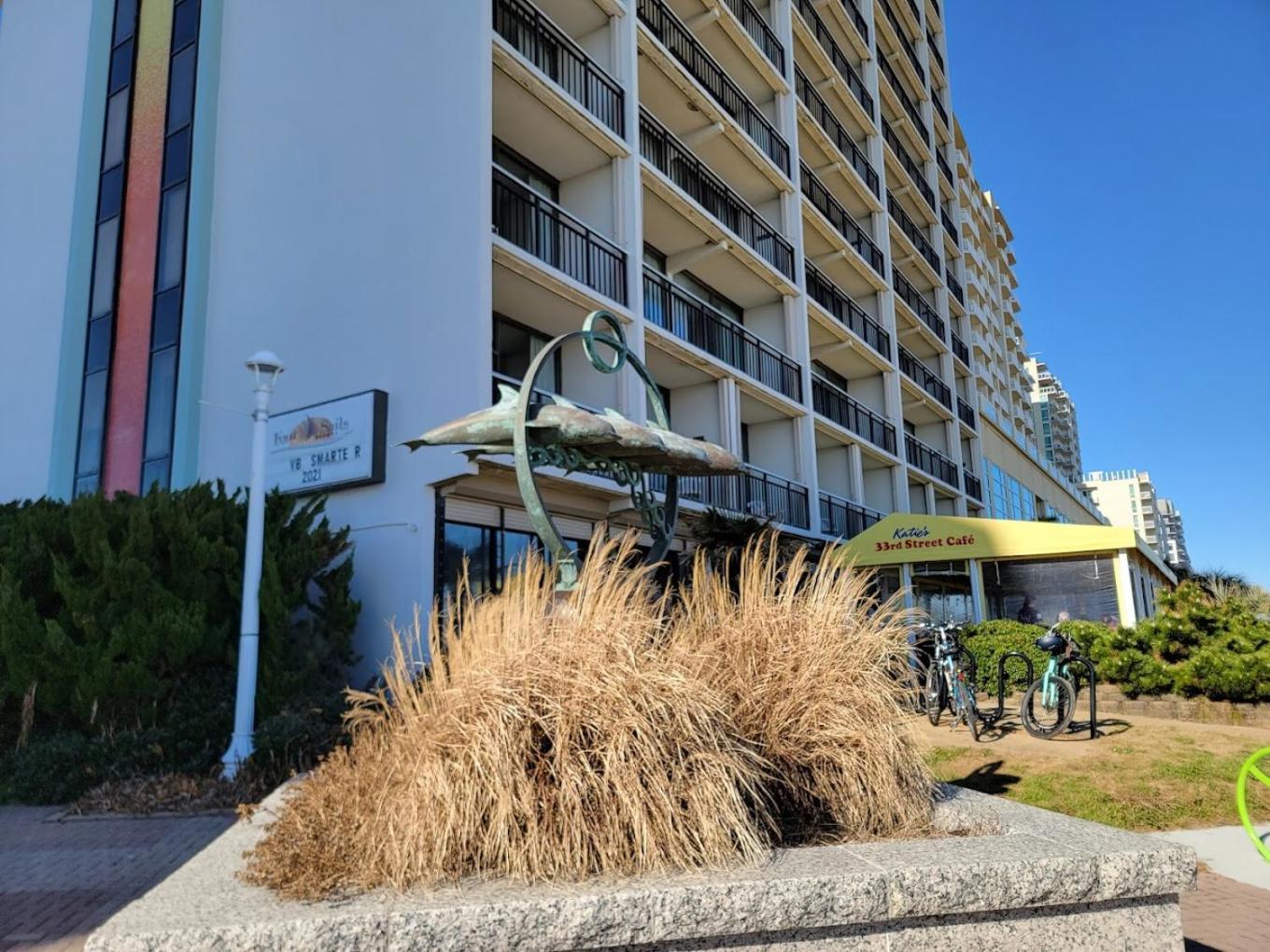 Four Sails Aparthotel