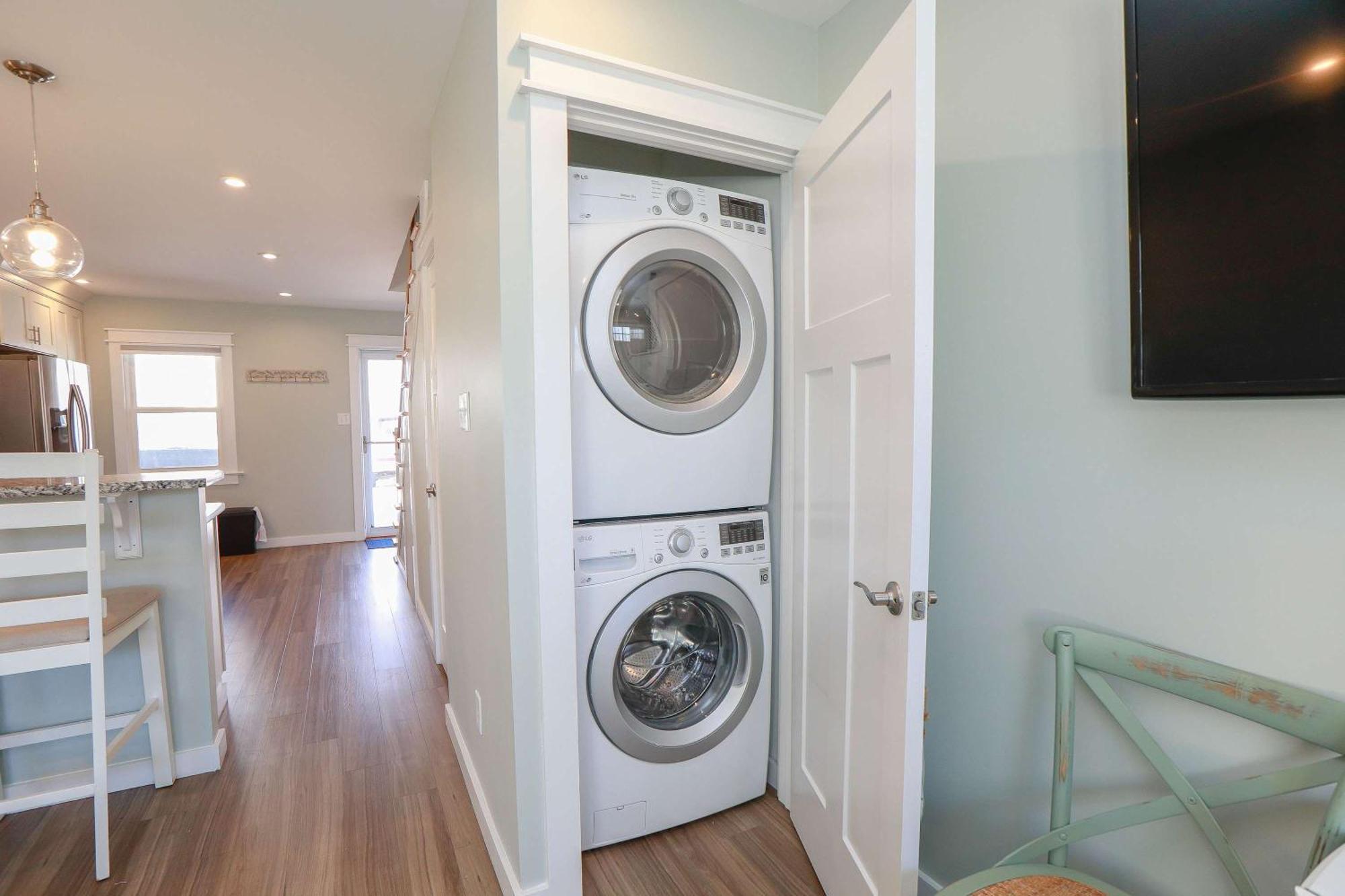Sojourn's Sea Views With Balcony Sleeps 10 Apartment