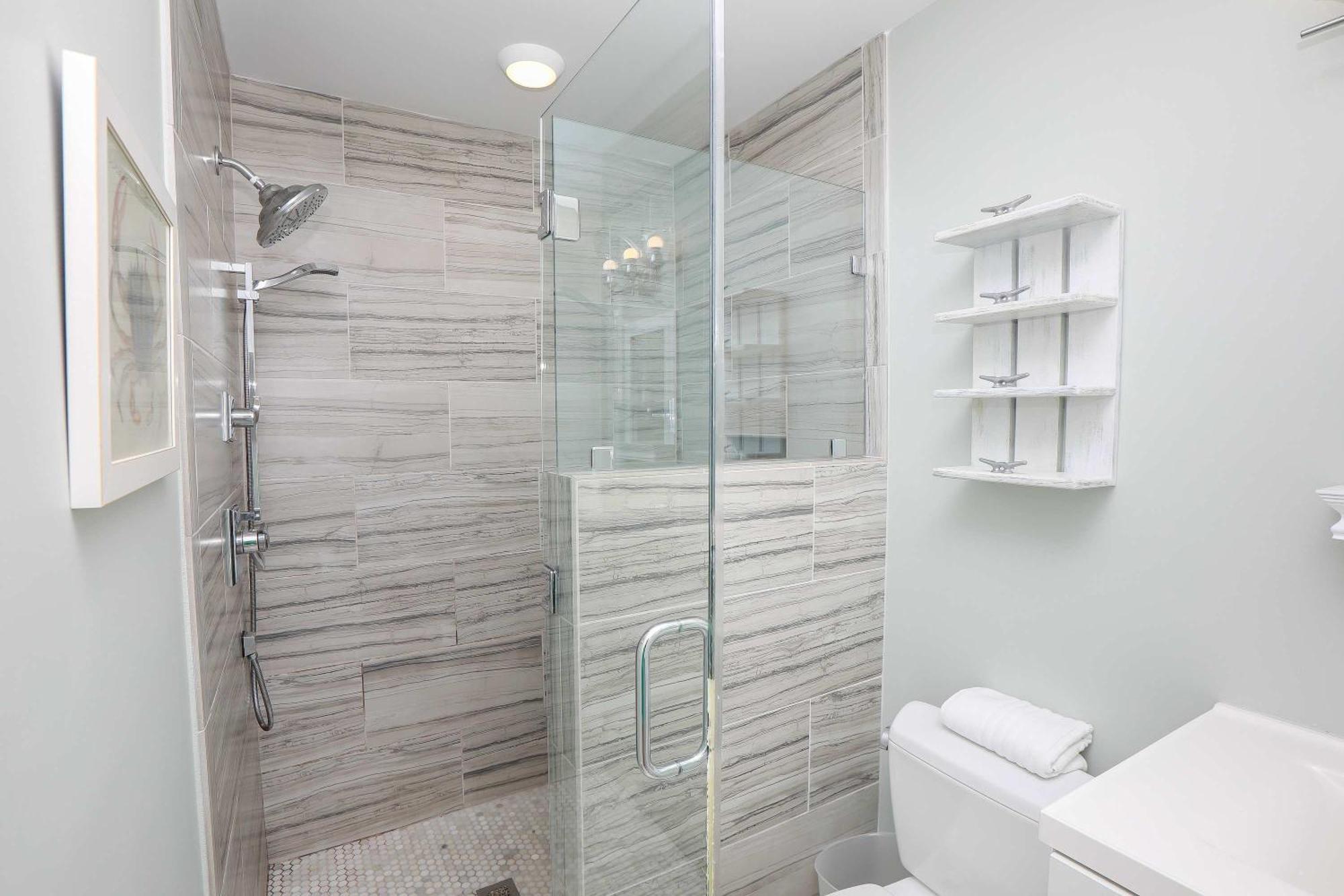 Sojourn's Sea Views With Balcony Sleeps 10 Apartment