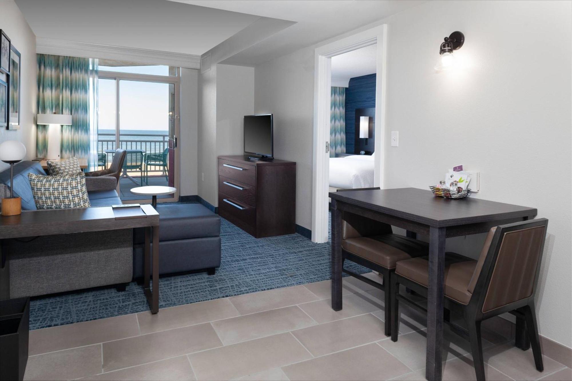 Hotel By Marriott Virginia Oceanfront 3*