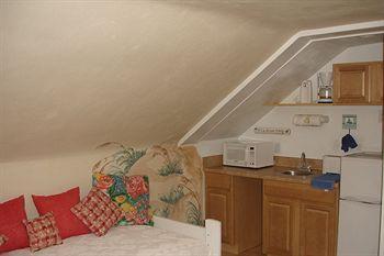 Angie's Guest Inn