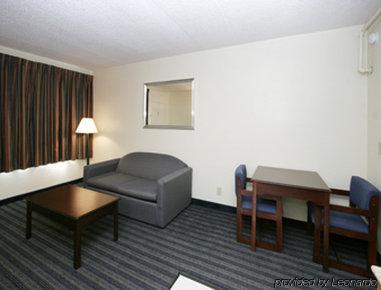 Breeze & Suites,