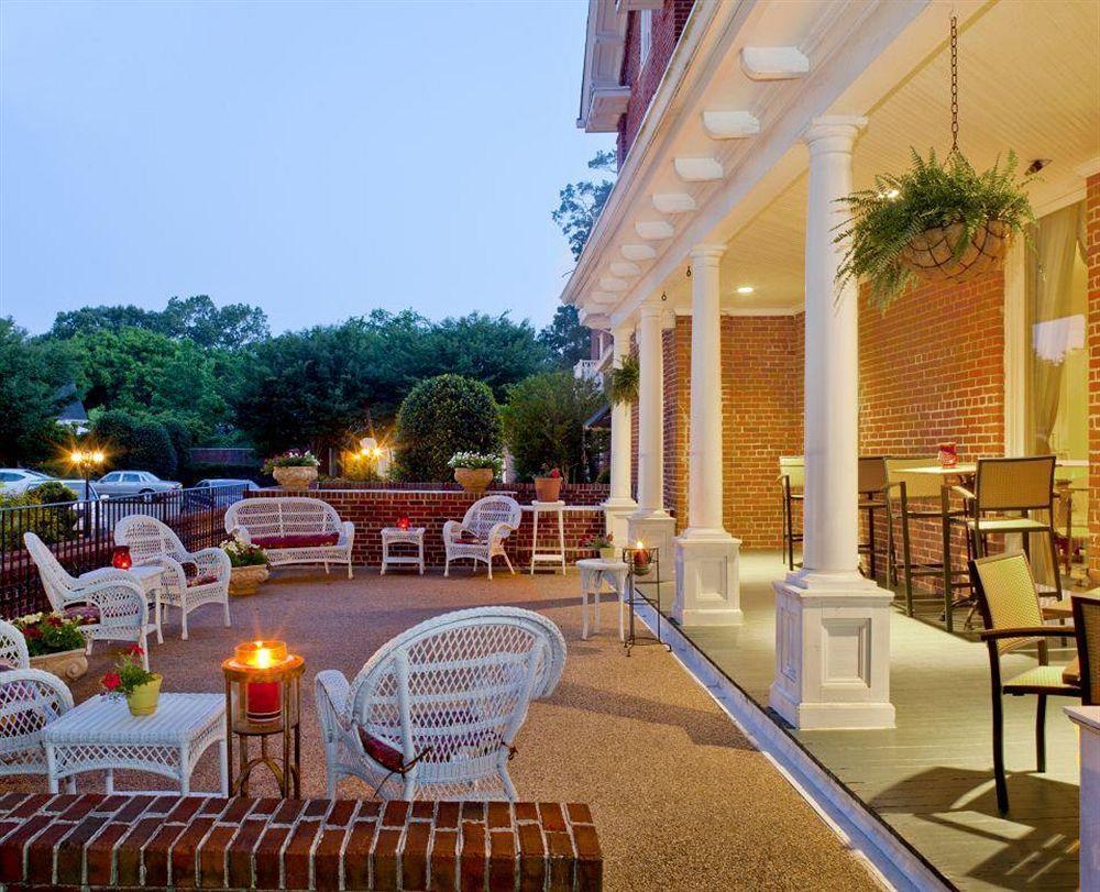 Church Point Manor 3*