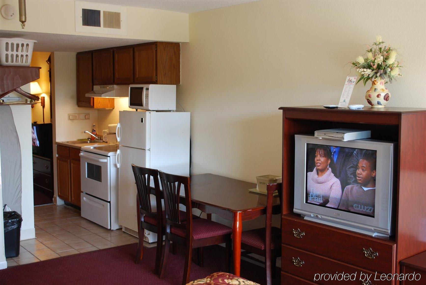 Surestay By Western Virginia Royal Clipper Hotel 3*