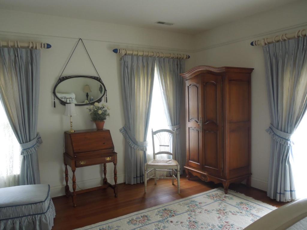 Church Point Manor Bed & Breakfast 3*