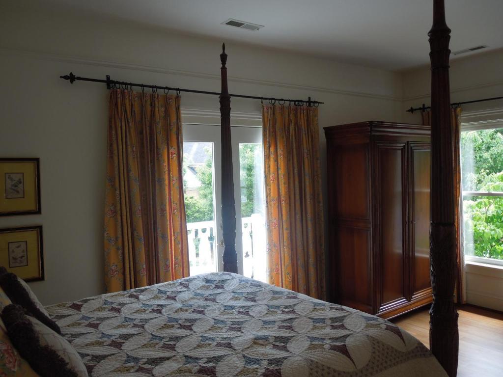 Church Point Manor 3* Virginia Beach