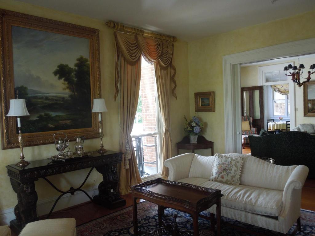 Church Point Manor 3* Virginia Beach